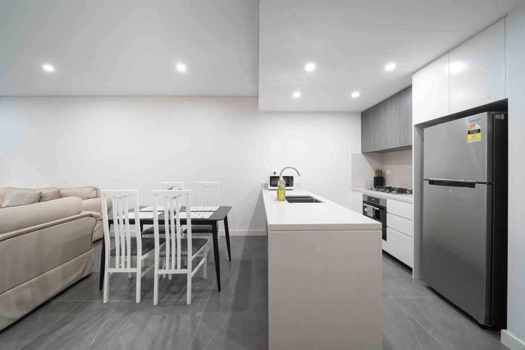 Olympic Park Next To Stadium 2b2b1p1study Apartment Sydney