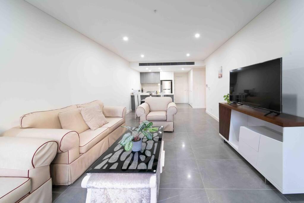 Olympic Park Next To Stadium 2b2b1p1study Apartment *