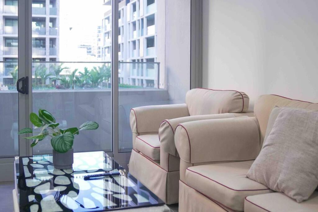 Apartment Olympic Park Next To Stadium 2b2b1p1study