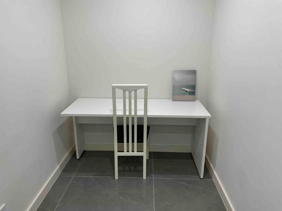 Apartment Olympic Park Next To Stadium 2b2b1p1study